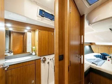 Croatia charter and sailing - Sailing boat - Beneteau Oceanis 411 (code:PLA 197) - Trogir